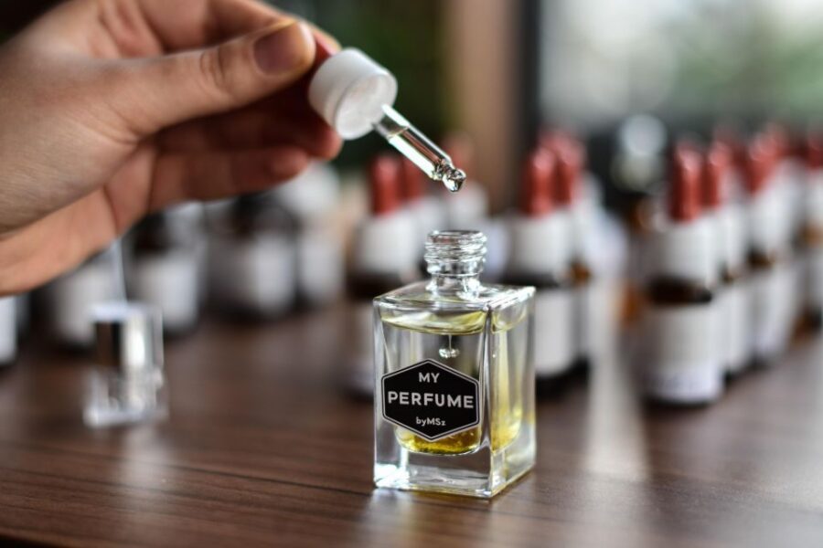 1_perfume-making-private-class-create-your-signature-perfume-1